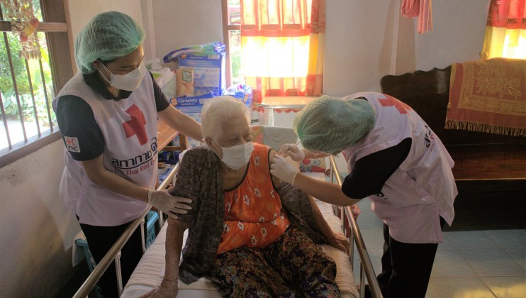 On 2nd May 2022, volunteers and staff from Thai Red Cross Society provided COVID 19 vaccinations for elderly and bed ridden patients in Nakhon Si Thammarat province